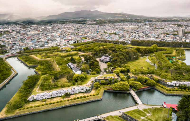 苫小牧発 道南紀行函館五稜郭公園 森町オニウシ公園散策日帰りバスツアー 北海道の旅行はコープトラベル 海外旅行 国内旅行