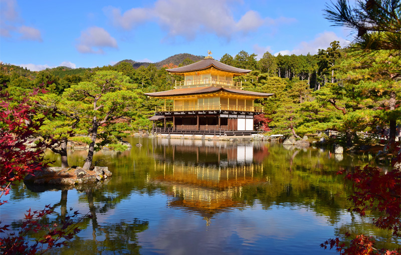初秋の京都金閣寺