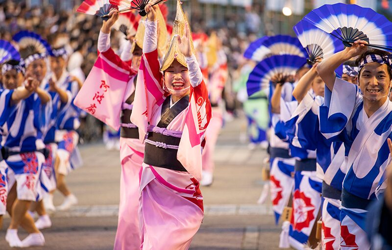 【コープさっぽろ創立60周年記念特別企画✦新千歳空港発着】よさこい祭り・阿波おどり✨️四国夏の二大祭り【３日間】